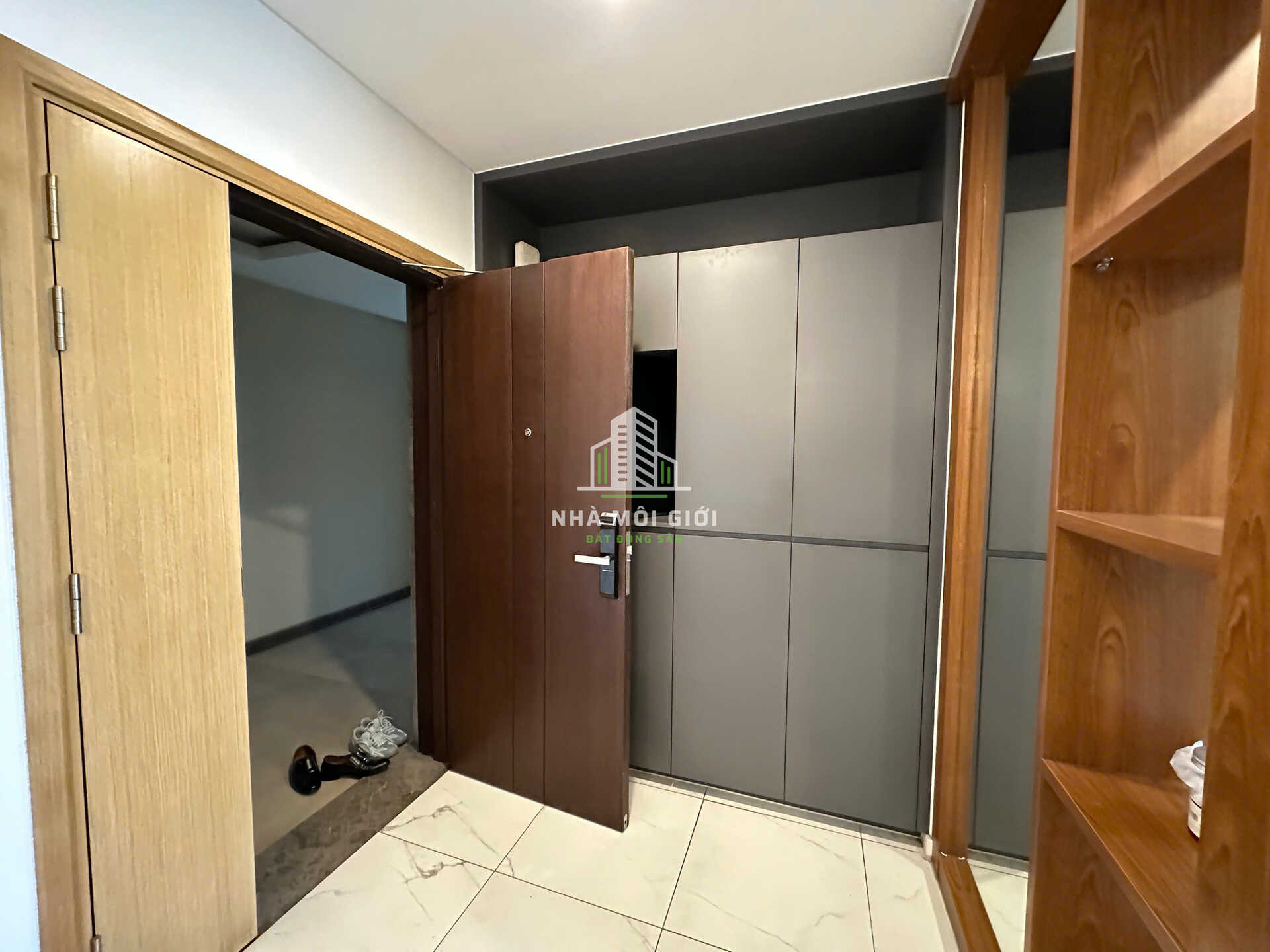 BÁN CĂN HỘ 3PN SALA SARINA (CĂN GÓC) FULL NỘI THẤT GIÁ 16,5 TỶ (TL) BÁN CĂN HỘ 3PN SALA SARINA (CĂN GÓC) FULL NỘI THẤT GIÁ 16,5 TỶ (TL)