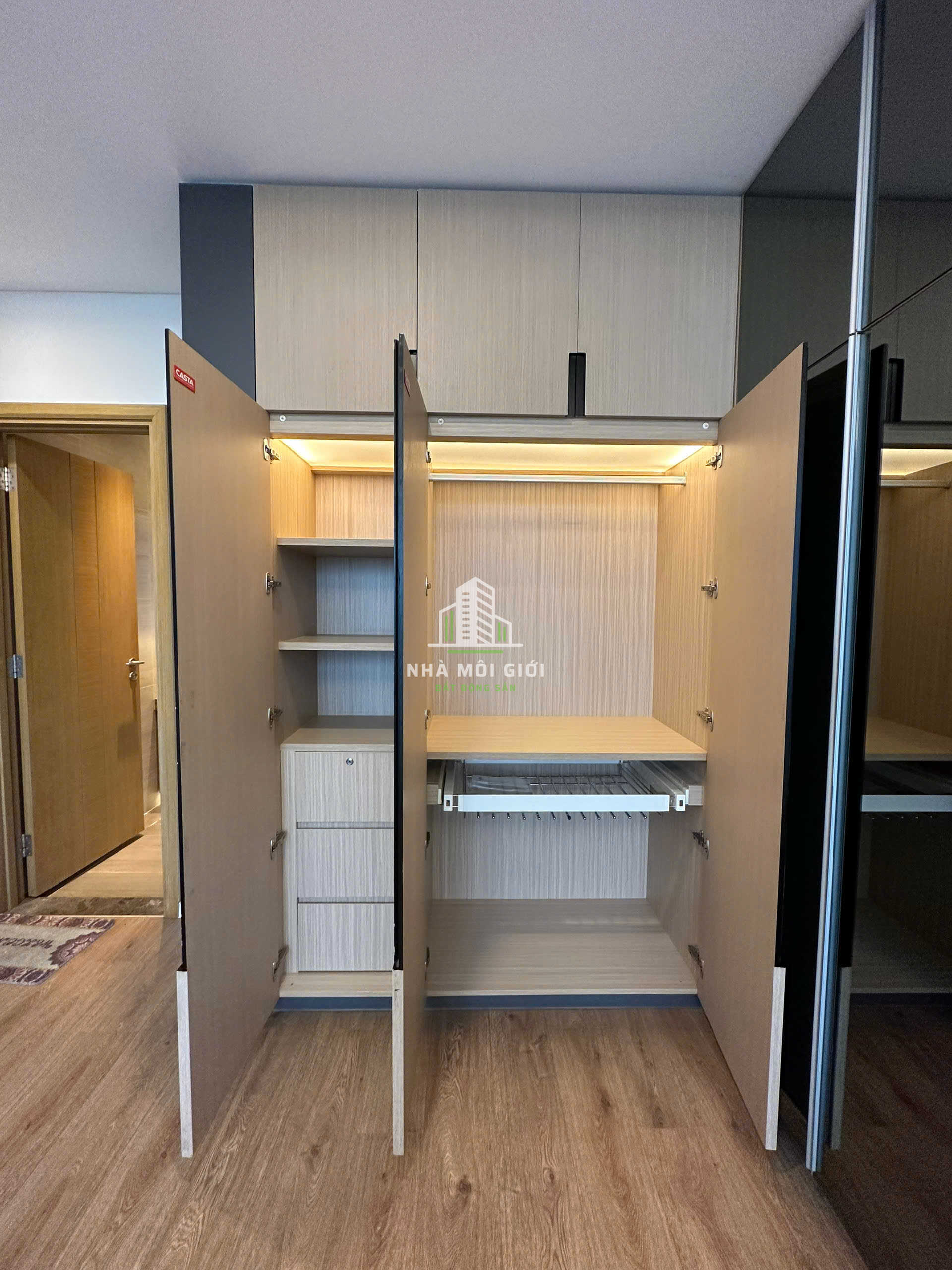 BÁN CĂN HỘ 3PN SALA SARINA (CĂN GÓC) FULL NỘI THẤT GIÁ 16,5 TỶ (TL) BÁN CĂN HỘ 3PN SALA SARINA (CĂN GÓC) FULL NỘI THẤT GIÁ 16,5 TỶ (TL)