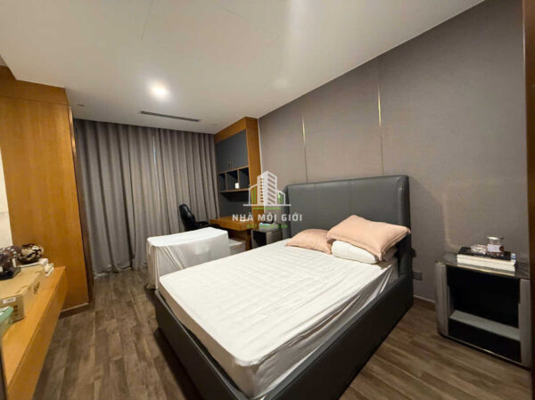 Cho thuê nguyên căn shophouse MT Nguyễn Cơ Thạch DTSD gần 700m2 full nội thất cao cấp