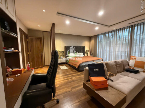 Cho thuê nguyên căn shophouse MT Nguyễn Cơ Thạch DTSD gần 700m2 full nội thất cao cấp