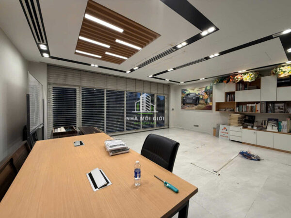 Cho thuê nguyên căn shophouse MT Nguyễn Cơ Thạch DTSD gần 700m2 full nội thất cao cấp