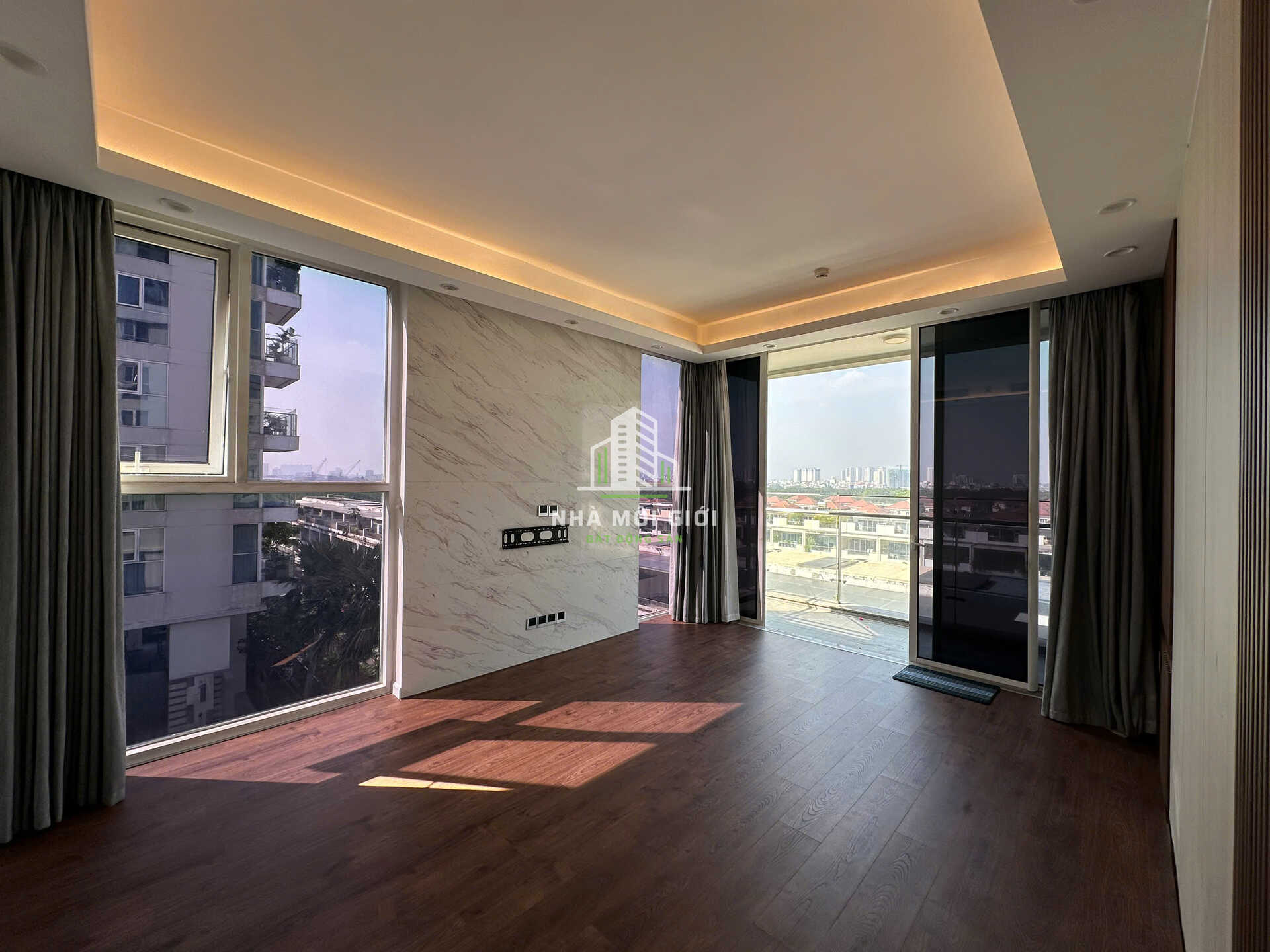 Bán căn hộ SARICA 3 phòng ngủ, 161m2, full nội thất, KDT Sala, giá 42 tỷ Bán căn hộ SARICA 3 phòng ngủ, 161m2, full nội thất, KDT Sala, giá 42 tỷ