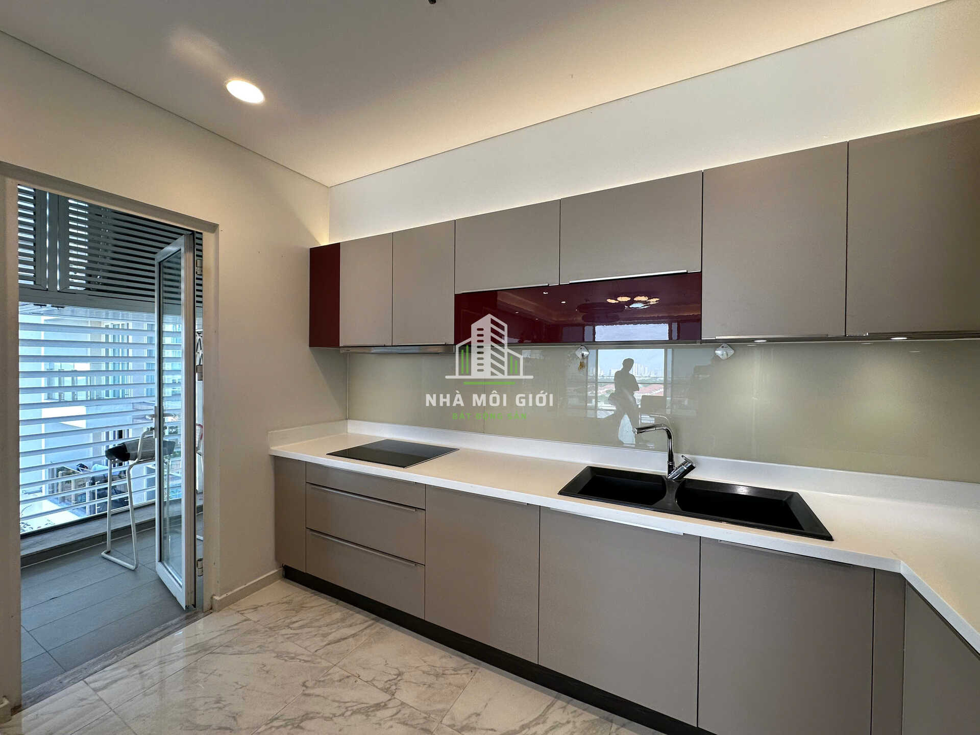 Bán căn hộ SARICA 3 phòng ngủ, 161m2, full nội thất, KDT Sala, giá 42 tỷ Bán căn hộ SARICA 3 phòng ngủ, 161m2, full nội thất, KDT Sala, giá 42 tỷ