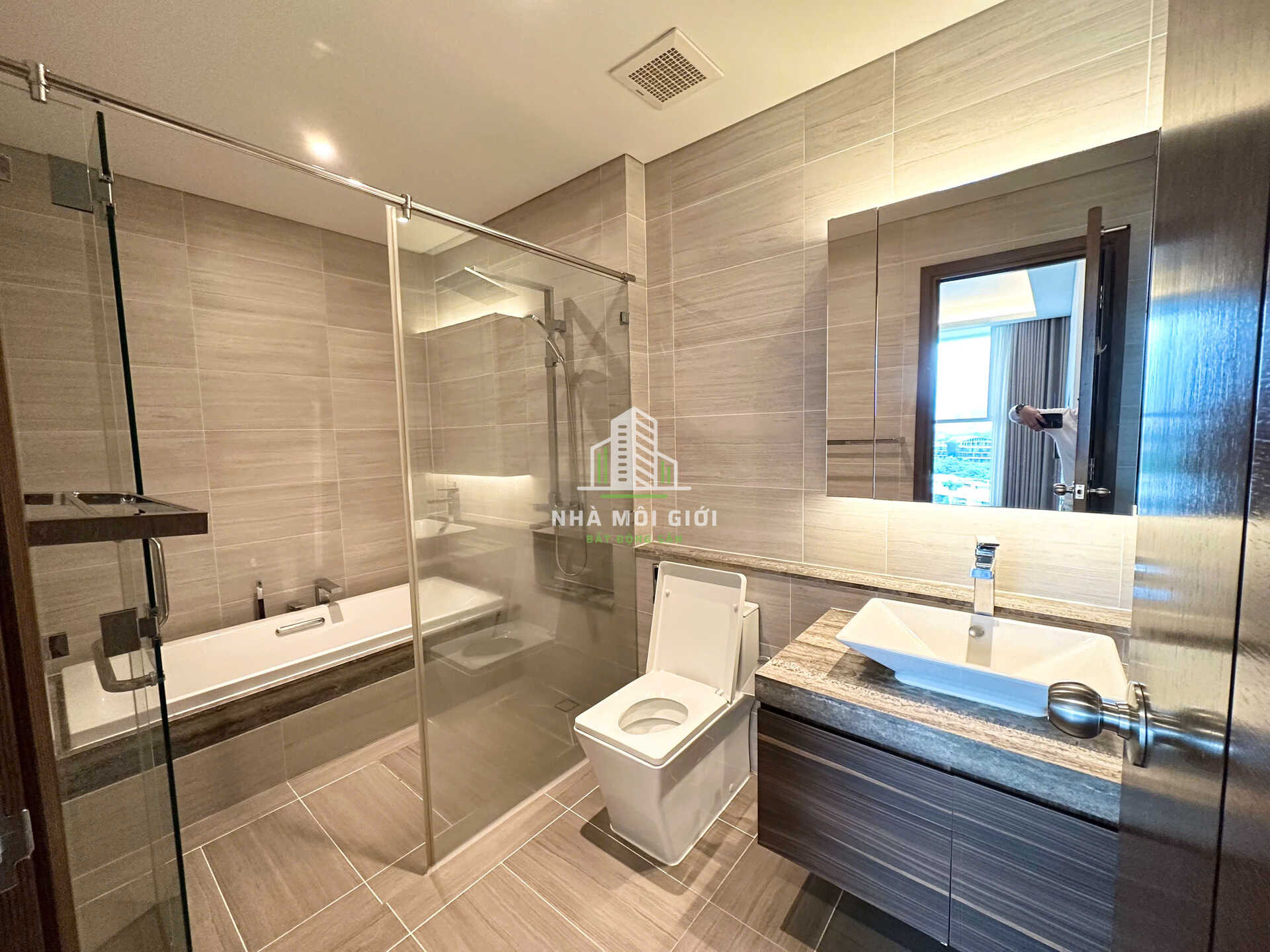 Bán căn hộ SARICA 2 phòng ngủ, 107m2, full nội thất, KDT Sala, giá 24 tỷ Bán căn hộ SARICA 2 phòng ngủ, 107m2, full nội thất, KDT Sala, giá 24 tỷ