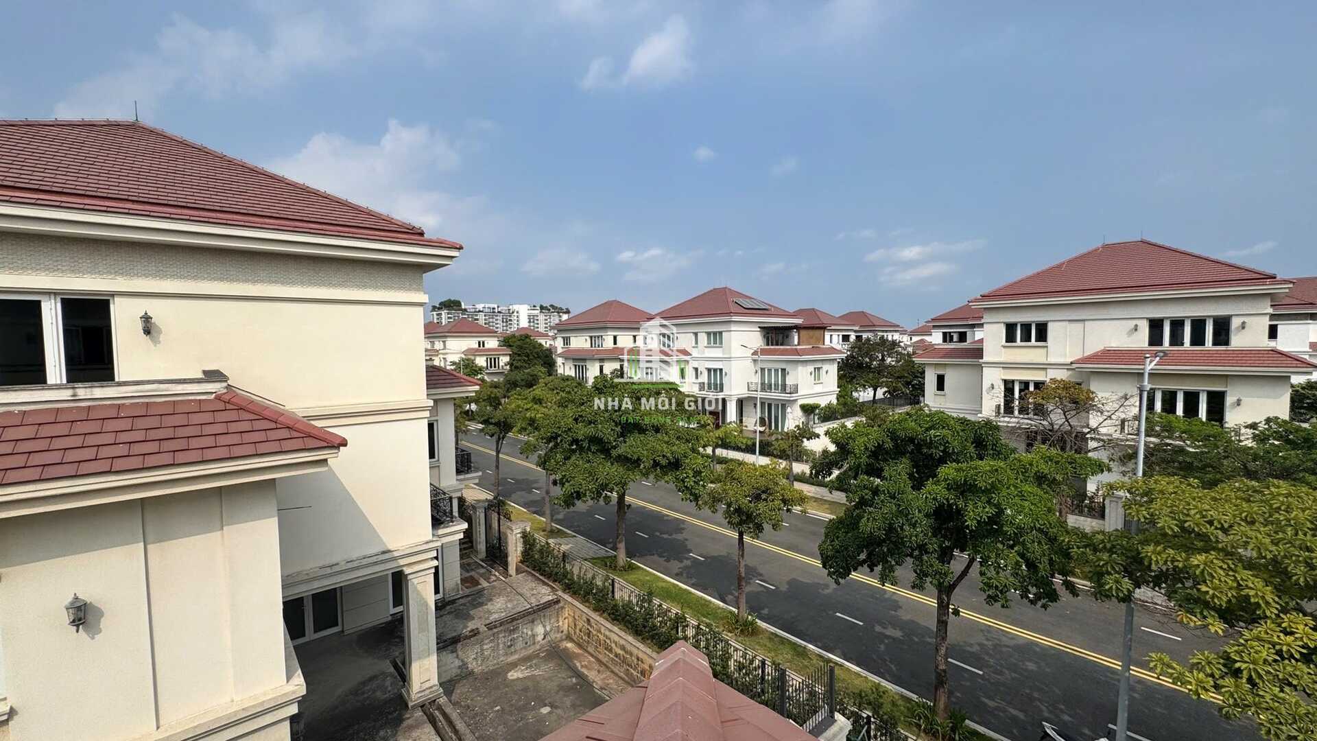 SAROMA VILLA - Cung điện xanh bên dòng sông Sài Gòn – Sẵn sàng cho thuê dài hạn SAROMA VILLA - Cung điện xanh bên dòng sông Sài Gòn – Sẵn sàng cho thuê dài hạn