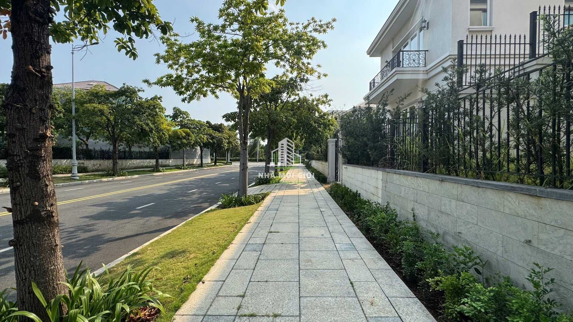 SAROMA VILLA - Cung điện xanh bên dòng sông Sài Gòn – Sẵn sàng cho thuê dài hạn SAROMA VILLA - Cung điện xanh bên dòng sông Sài Gòn – Sẵn sàng cho thuê dài hạn
