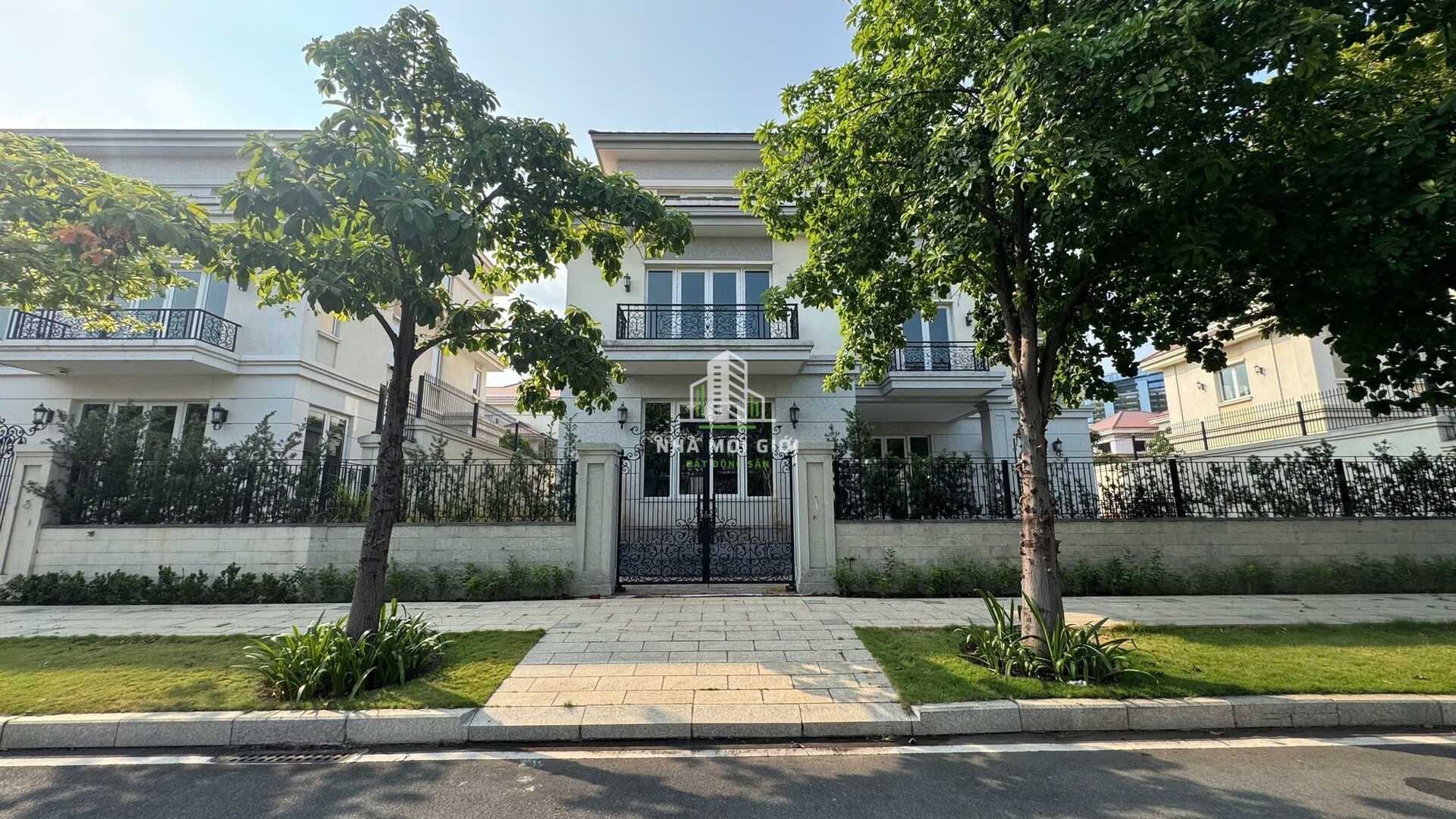 SAROMA VILLA - Cung điện xanh bên dòng sông Sài Gòn – Sẵn sàng cho thuê dài hạn SAROMA VILLA - Cung điện xanh bên dòng sông Sài Gòn – Sẵn sàng cho thuê dài hạn