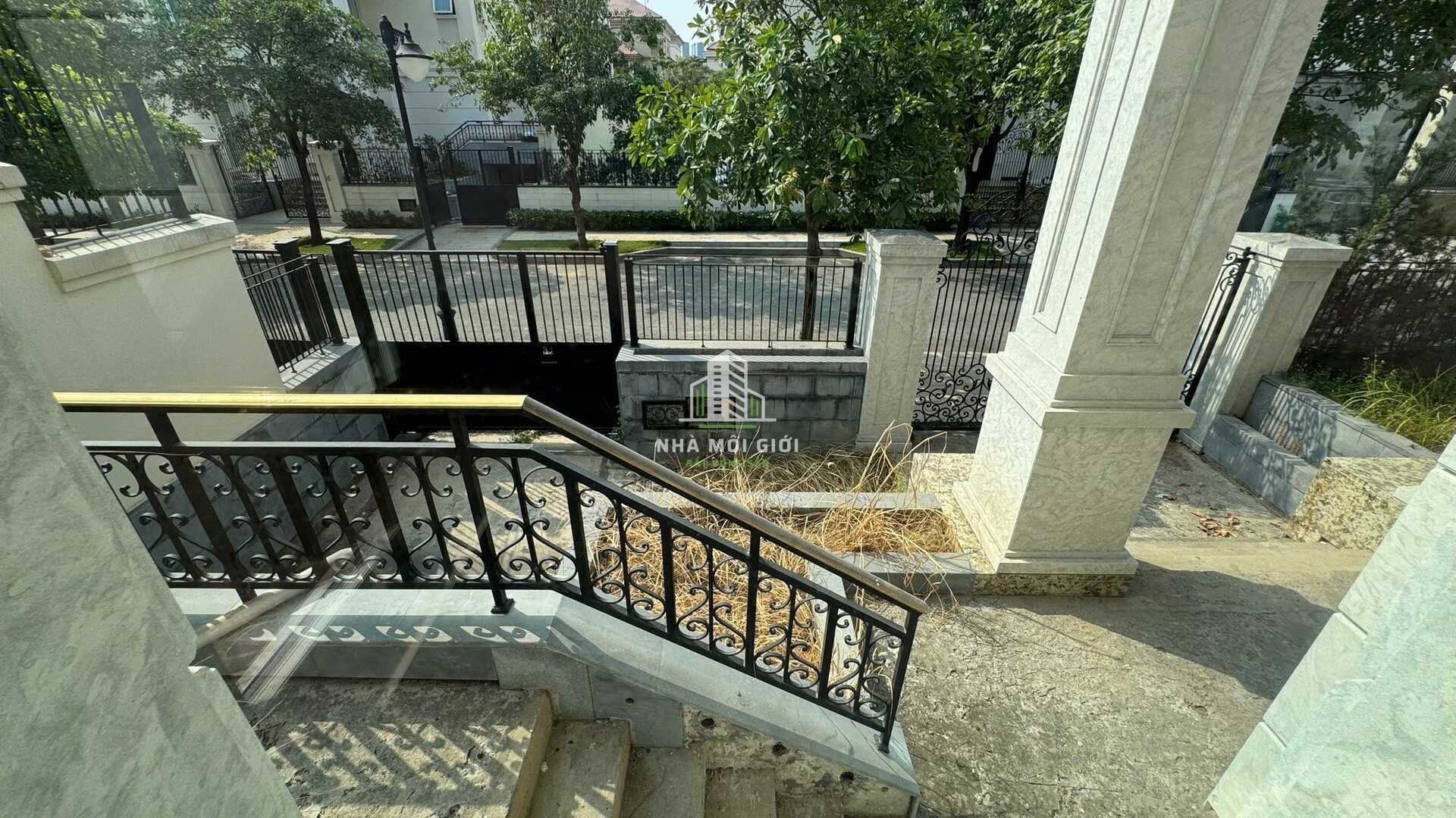 SAROMA VILLA - Cung điện xanh bên dòng sông Sài Gòn – Sẵn sàng cho thuê dài hạn SAROMA VILLA - Cung điện xanh bên dòng sông Sài Gòn – Sẵn sàng cho thuê dài hạn