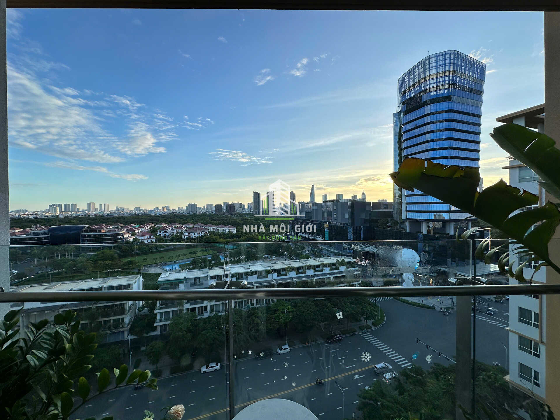 Tuyệt phẩm Sarimi căn góc view "panorama" toàn cảnh Quận 1, đón trọn mùa pháo hoa cần Cho Thuê Tuyệt phẩm Sarimi căn góc view "panorama" toàn cảnh Quận 1, đón trọn mùa pháo hoa cần Cho Thuê