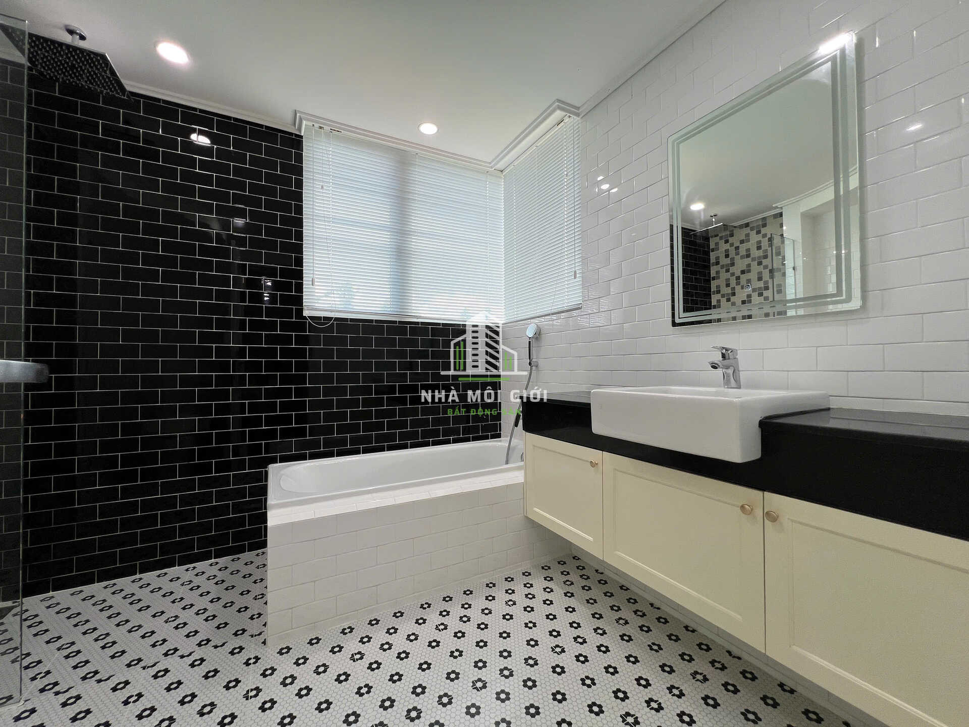 BÁN PENTHOUSE/DUPLEX VISTA VERDE 350M² – CĂN GÓC 3 MẶT TIỀN, 6PN5WC – 23,8 TỶ BÁN PENTHOUSE/DUPLEX VISTA VERDE 350M² – CĂN GÓC 3 MẶT TIỀN, 6PN5WC – 23,8 TỶ