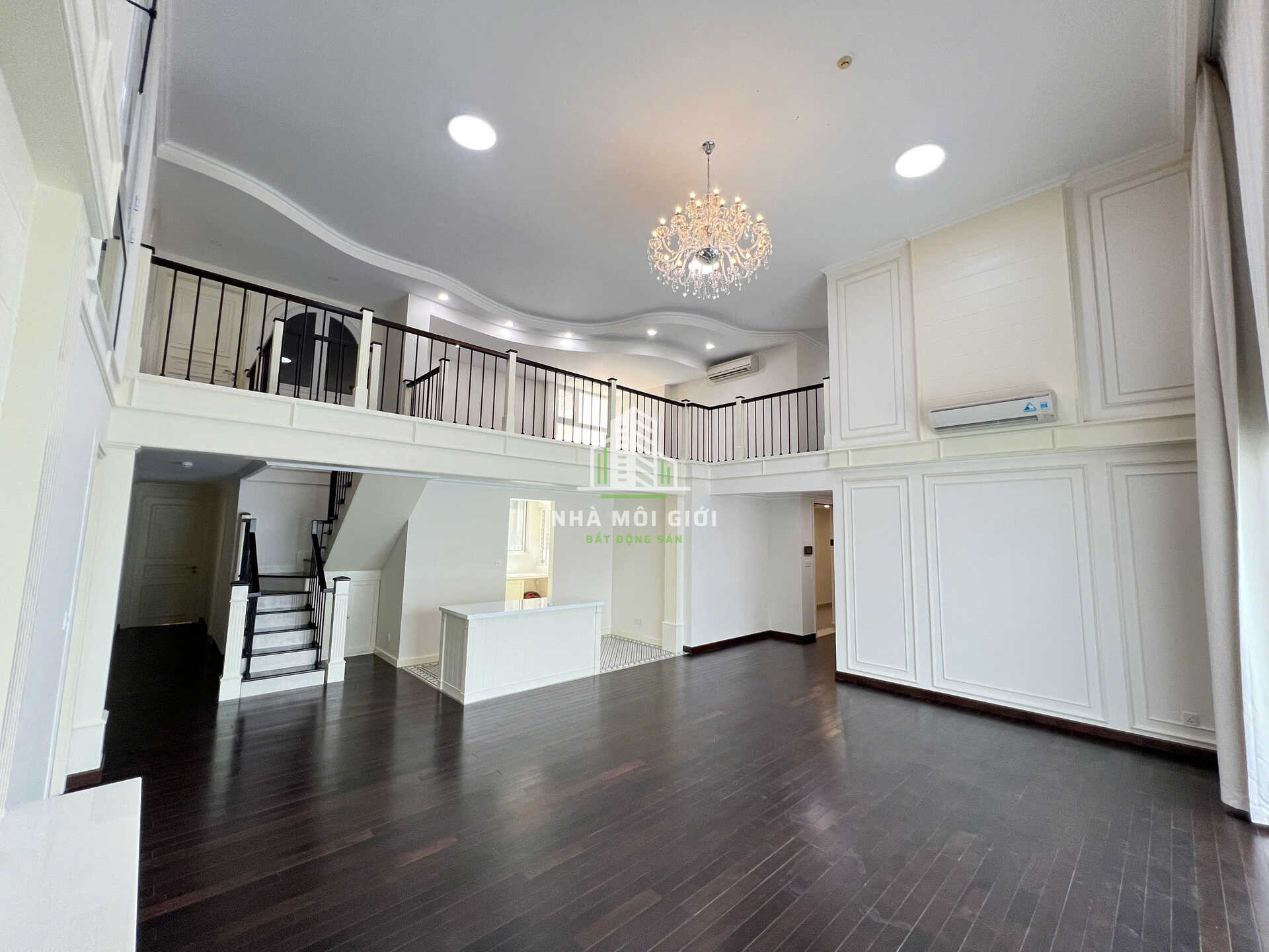 BÁN PENTHOUSE/DUPLEX VISTA VERDE 350M² – CĂN GÓC 3 MẶT TIỀN, 6PN5WC – 23,8 TỶ BÁN PENTHOUSE/DUPLEX VISTA VERDE 350M² – CĂN GÓC 3 MẶT TIỀN, 6PN5WC – 23,8 TỶ