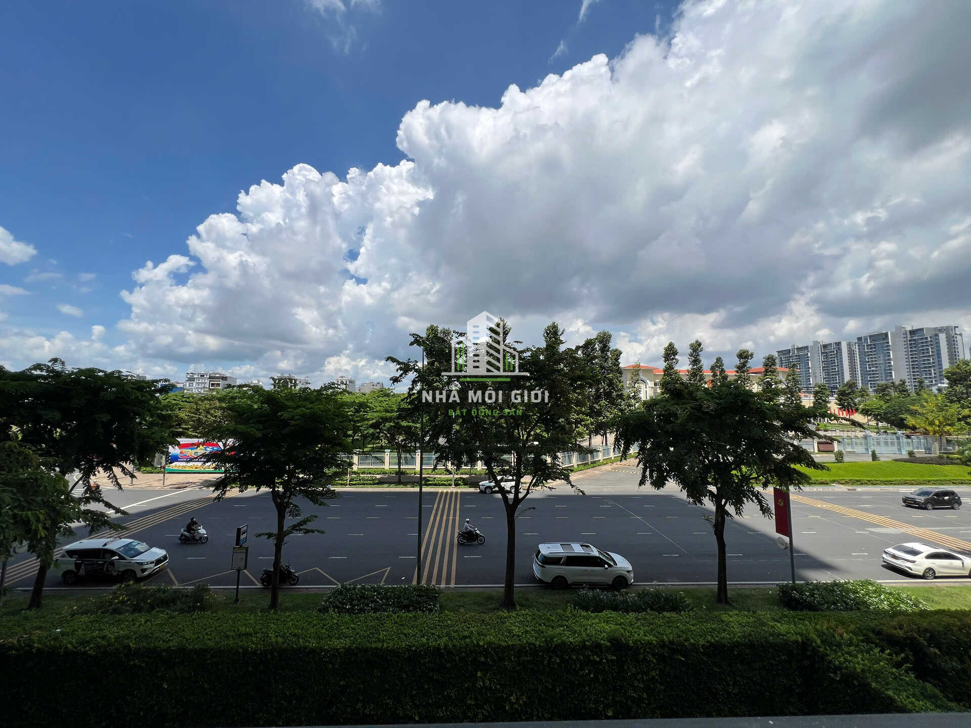 BÁN PENTHOUSE/DUPLEX VISTA VERDE 350M² – CĂN GÓC 3 MẶT TIỀN, 6PN5WC – 23,8 TỶ BÁN PENTHOUSE/DUPLEX VISTA VERDE 350M² – CĂN GÓC 3 MẶT TIỀN, 6PN5WC – 23,8 TỶ