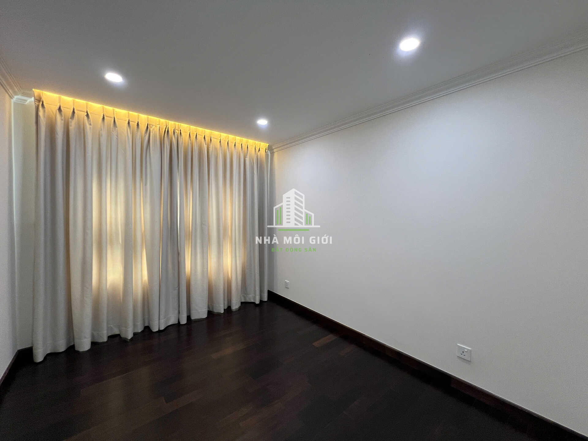 BÁN PENTHOUSE/DUPLEX VISTA VERDE 350M² – CĂN GÓC 3 MẶT TIỀN, 6PN5WC – 23,8 TỶ BÁN PENTHOUSE/DUPLEX VISTA VERDE 350M² – CĂN GÓC 3 MẶT TIỀN, 6PN5WC – 23,8 TỶ