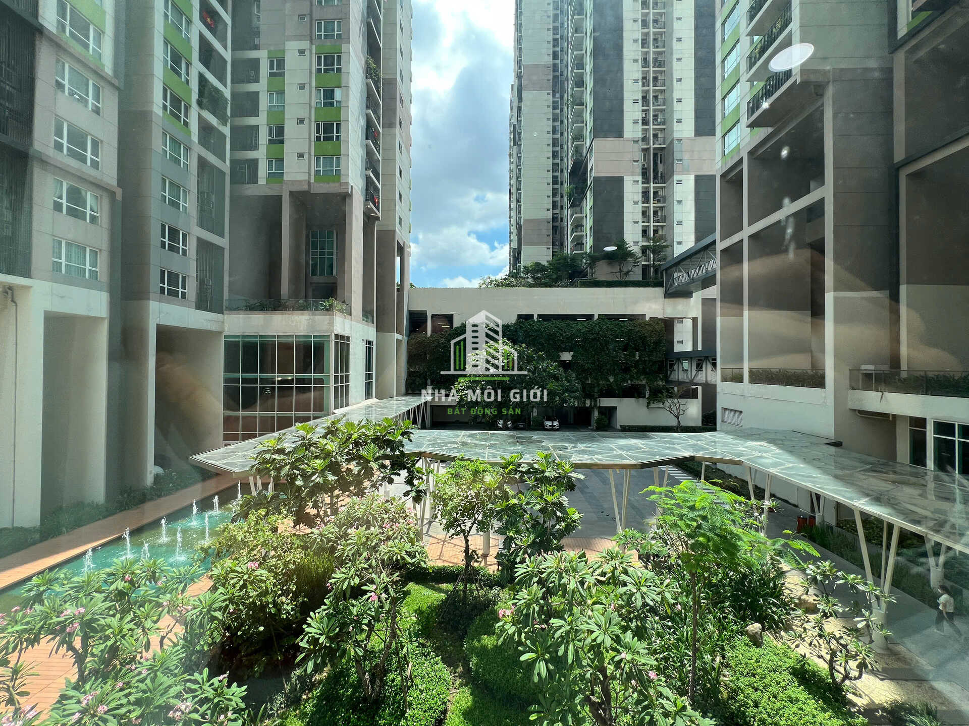 BÁN PENTHOUSE/DUPLEX VISTA VERDE 350M² – CĂN GÓC 3 MẶT TIỀN, 6PN5WC – 23,8 TỶ BÁN PENTHOUSE/DUPLEX VISTA VERDE 350M² – CĂN GÓC 3 MẶT TIỀN, 6PN5WC – 23,8 TỶ