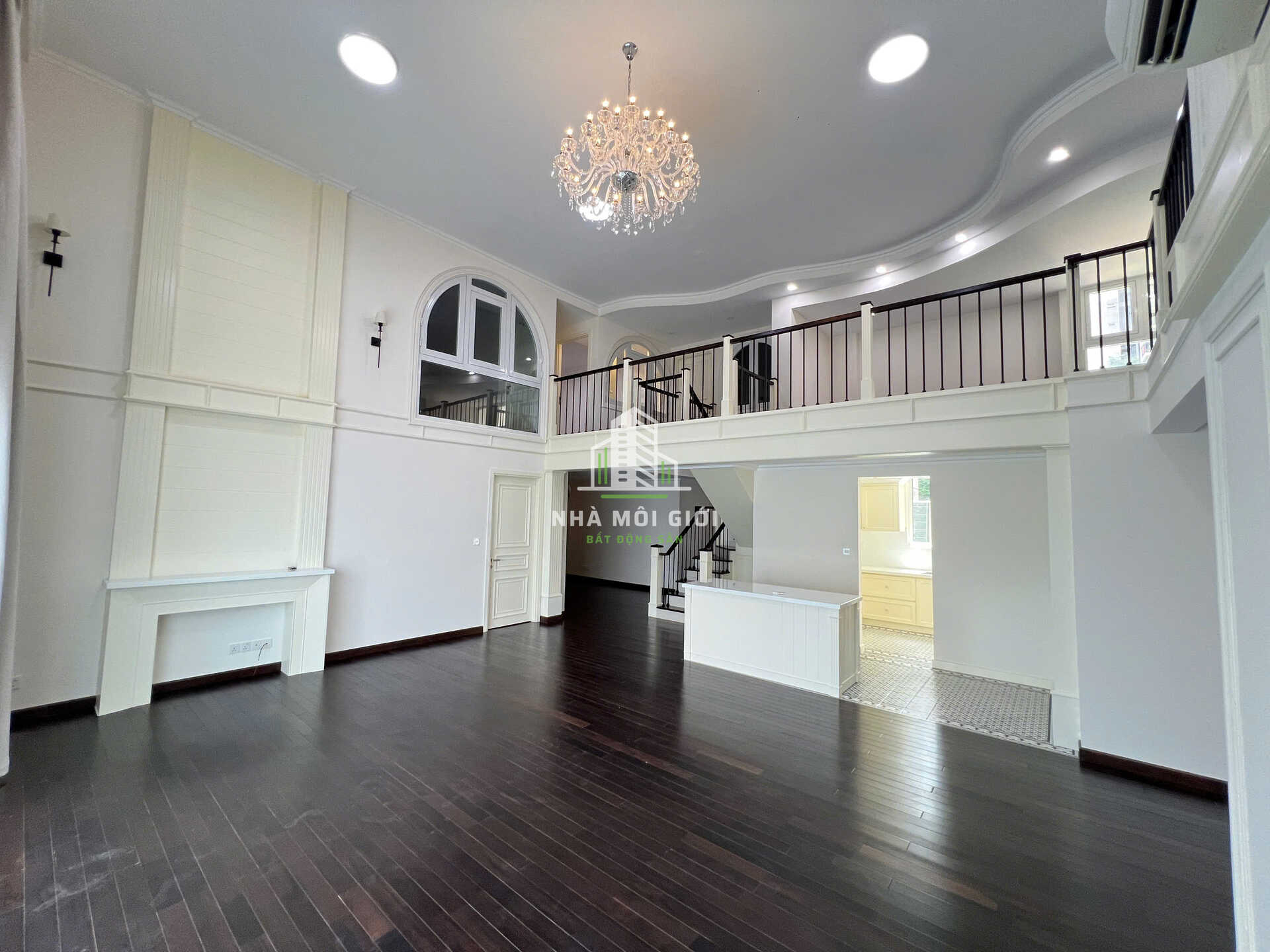 BÁN PENTHOUSE/DUPLEX VISTA VERDE 350M² – CĂN GÓC 3 MẶT TIỀN, 6PN5WC – 23,8 TỶ BÁN PENTHOUSE/DUPLEX VISTA VERDE 350M² – CĂN GÓC 3 MẶT TIỀN, 6PN5WC – 23,8 TỶ
