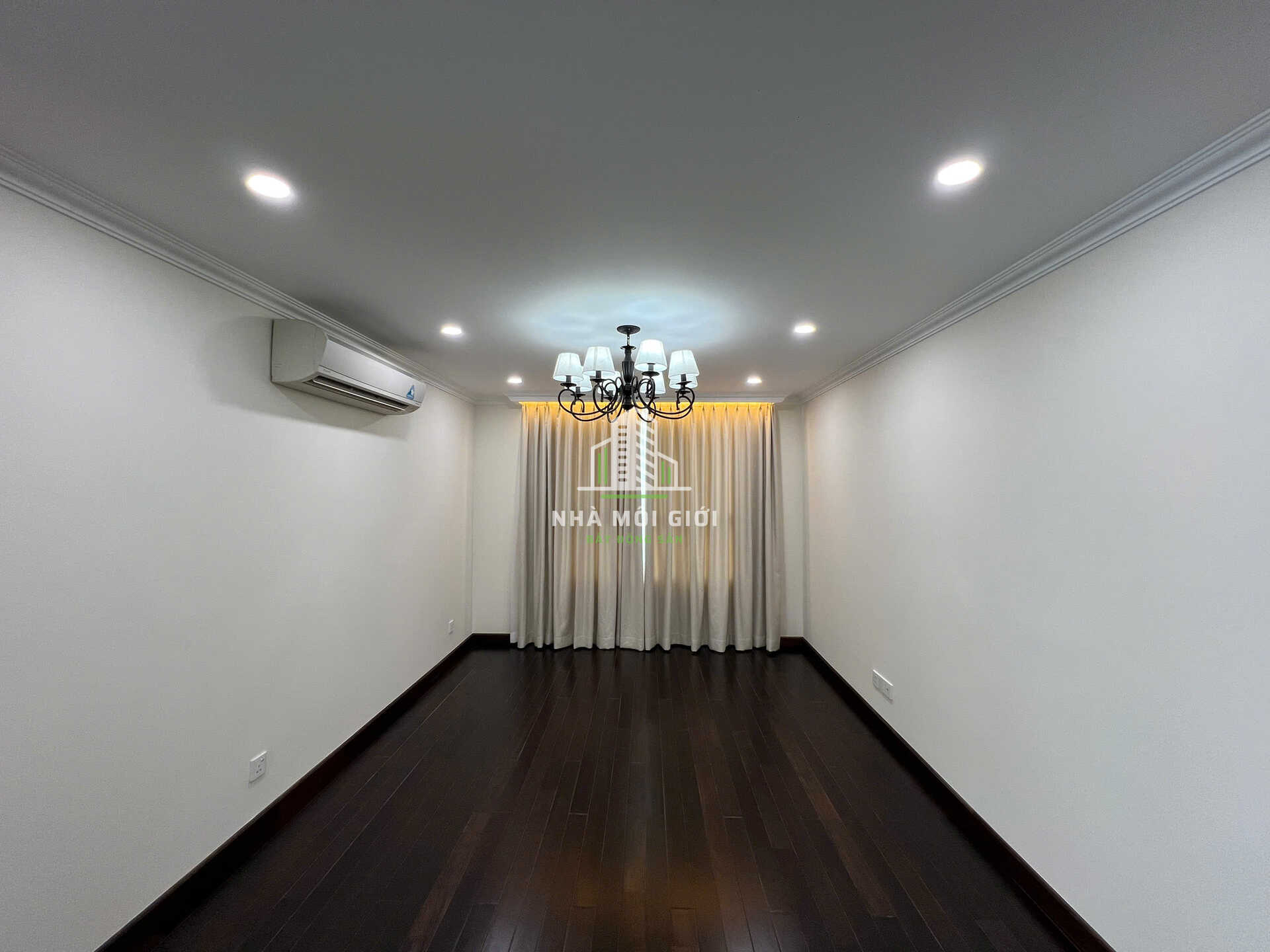 BÁN PENTHOUSE/DUPLEX VISTA VERDE 350M² – CĂN GÓC 3 MẶT TIỀN, 6PN5WC – 23,8 TỶ BÁN PENTHOUSE/DUPLEX VISTA VERDE 350M² – CĂN GÓC 3 MẶT TIỀN, 6PN5WC – 23,8 TỶ