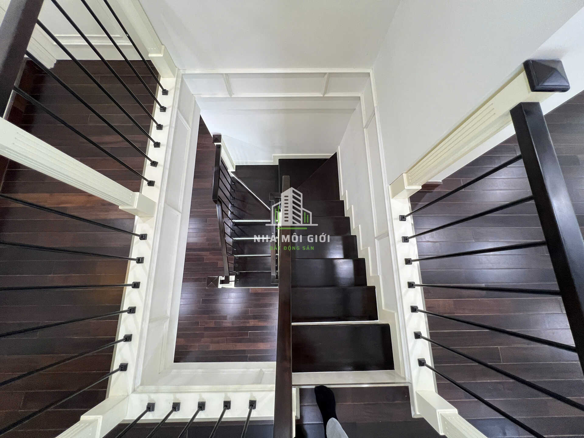 BÁN PENTHOUSE/DUPLEX VISTA VERDE 350M² – CĂN GÓC 3 MẶT TIỀN, 6PN5WC – 23,8 TỶ BÁN PENTHOUSE/DUPLEX VISTA VERDE 350M² – CĂN GÓC 3 MẶT TIỀN, 6PN5WC – 23,8 TỶ
