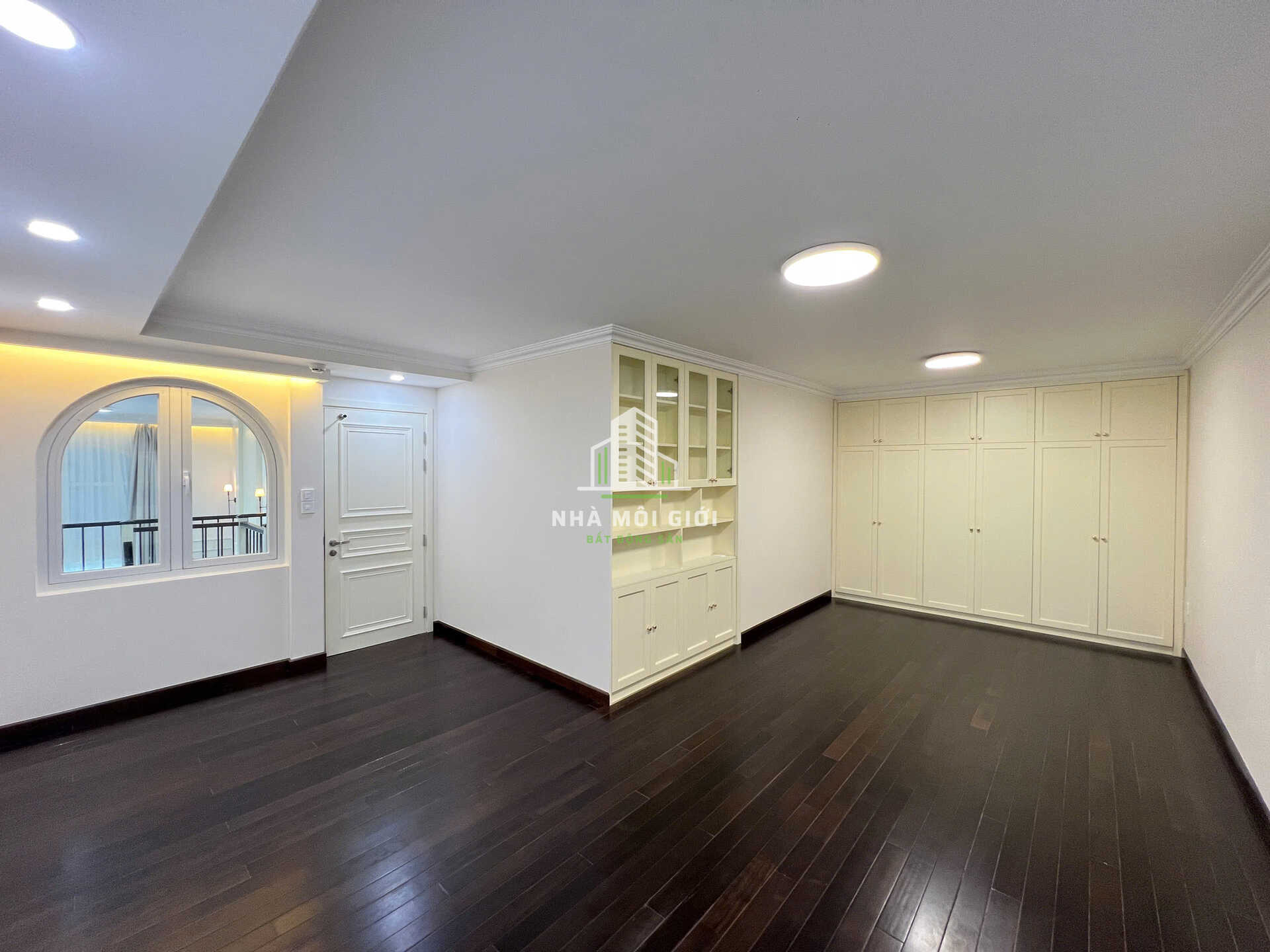 BÁN PENTHOUSE/DUPLEX VISTA VERDE 350M² – CĂN GÓC 3 MẶT TIỀN, 6PN5WC – 23,8 TỶ BÁN PENTHOUSE/DUPLEX VISTA VERDE 350M² – CĂN GÓC 3 MẶT TIỀN, 6PN5WC – 23,8 TỶ