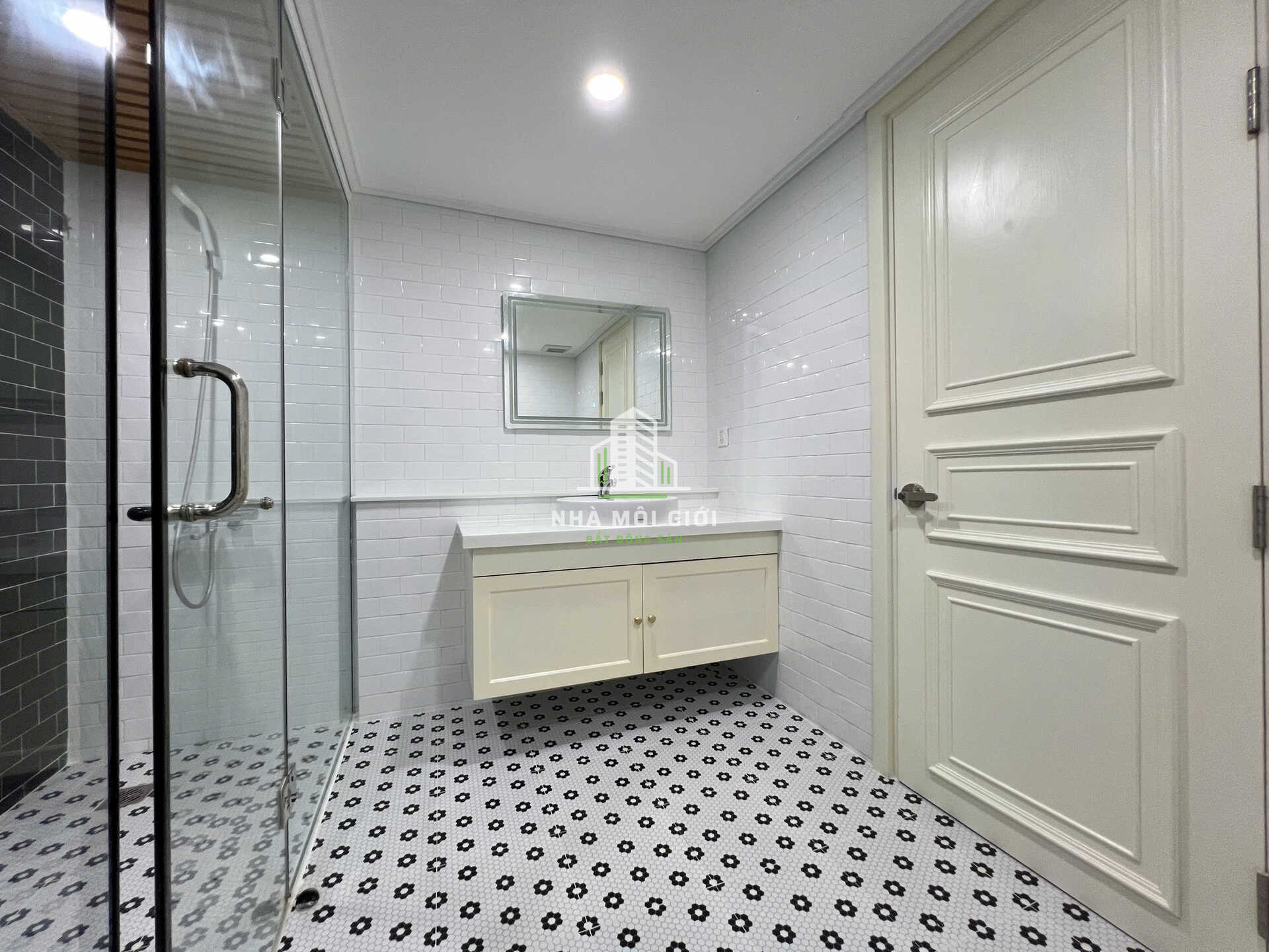 BÁN PENTHOUSE/DUPLEX VISTA VERDE 350M² – CĂN GÓC 3 MẶT TIỀN, 6PN5WC – 23,8 TỶ BÁN PENTHOUSE/DUPLEX VISTA VERDE 350M² – CĂN GÓC 3 MẶT TIỀN, 6PN5WC – 23,8 TỶ