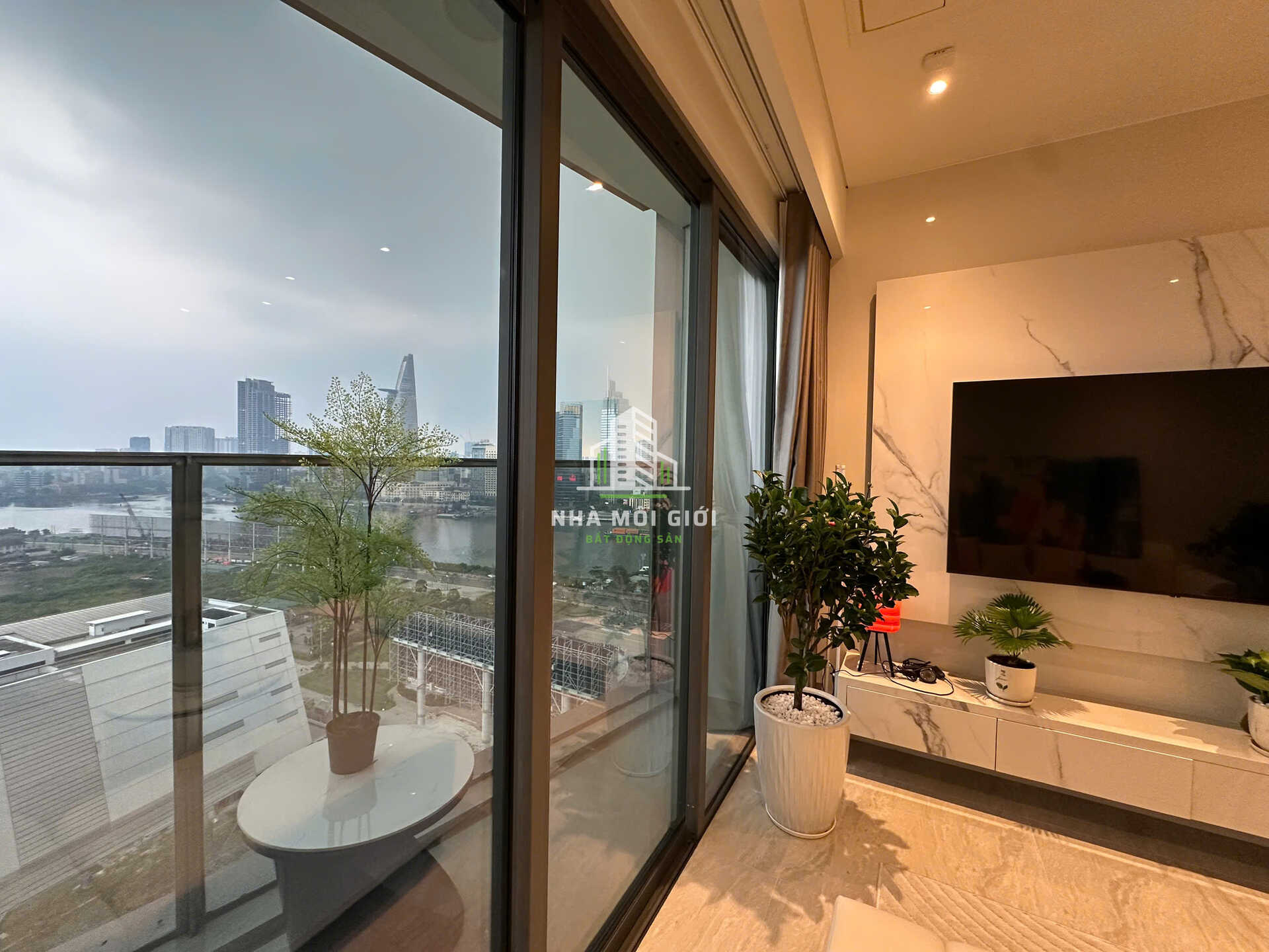 🔥 CƠ HỘI ĐẦU TƯ HIẾM – CĂN HỘ VIEW PHÁO HOA ĐẸP NHẤT THE OPERA 🔥 🔥 CƠ HỘI ĐẦU TƯ HIẾM – CĂN HỘ VIEW PHÁO HOA ĐẸP NHẤT THE OPERA 🔥
