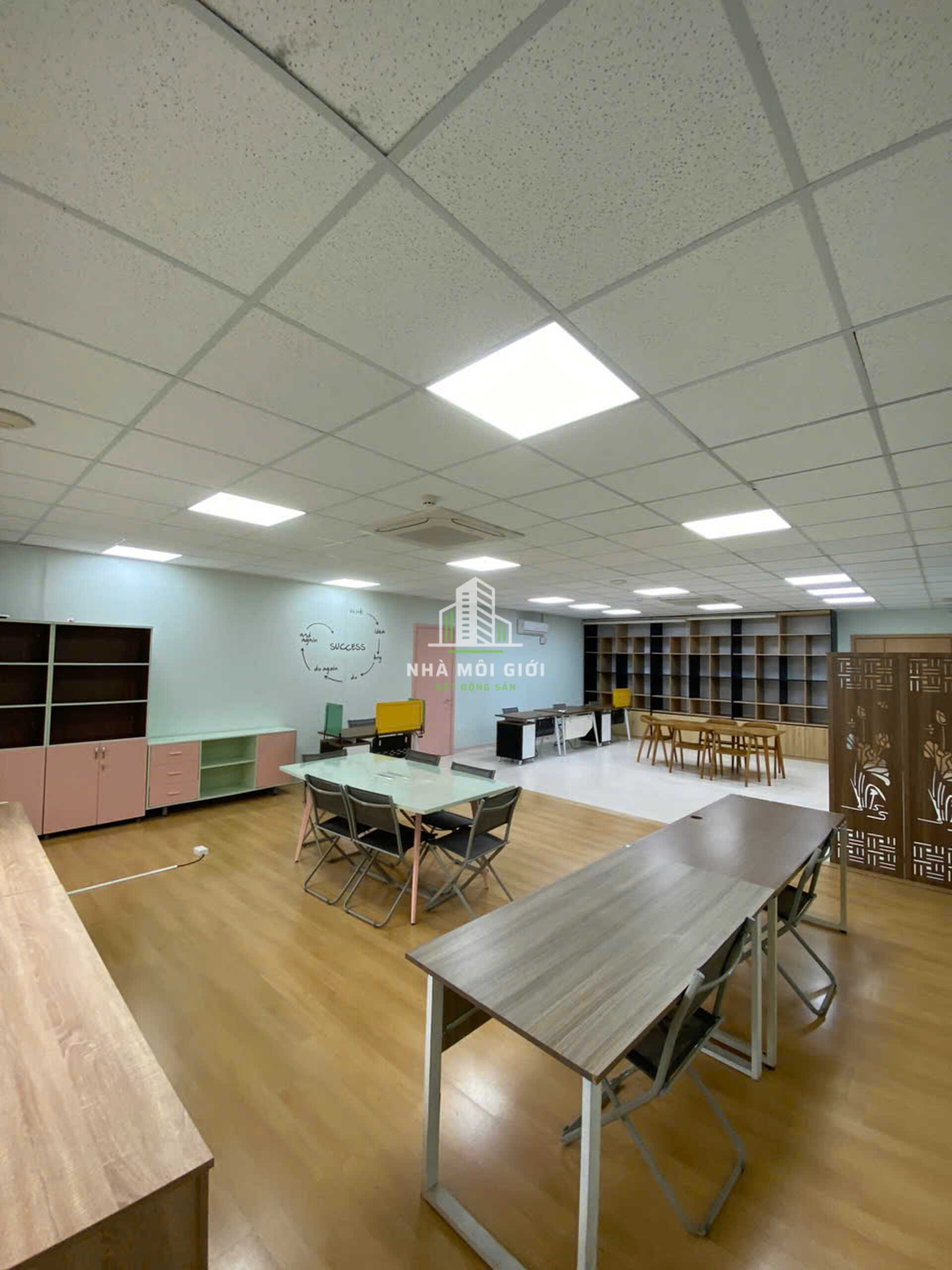 Khi không gian làm việc trở thành một tác phẩm nghệ thuật tại SariTown Sala Khi không gian làm việc trở thành một tác phẩm nghệ thuật tại SariTown Sala
