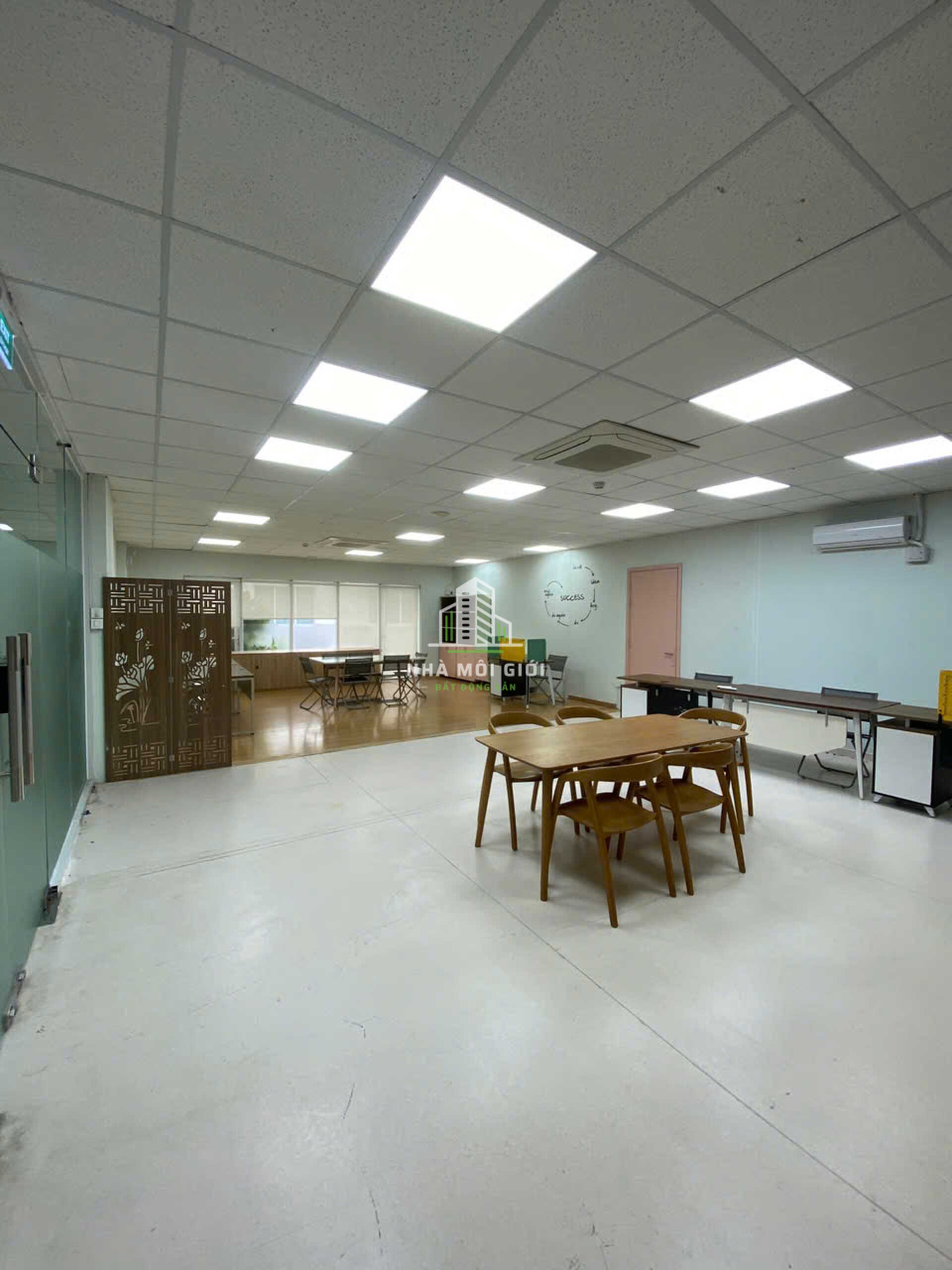 Khi không gian làm việc trở thành một tác phẩm nghệ thuật tại SariTown Sala Khi không gian làm việc trở thành một tác phẩm nghệ thuật tại SariTown Sala